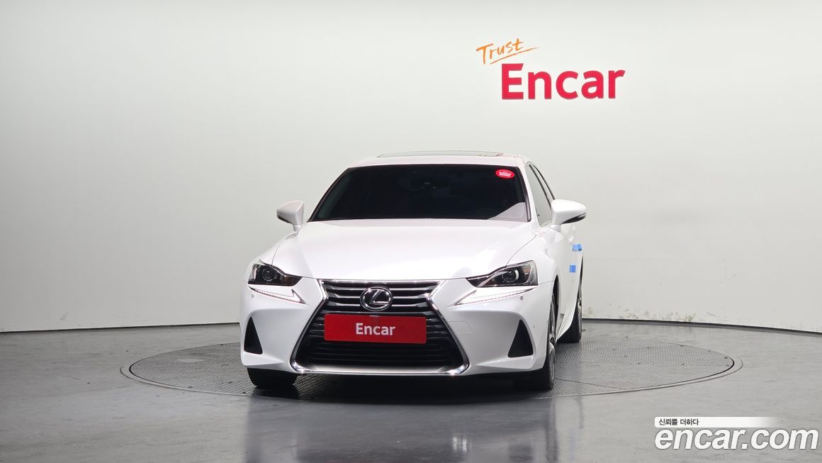 Lexus IS 2017