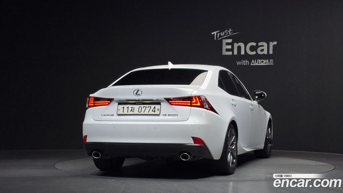 Lexus IS 2016