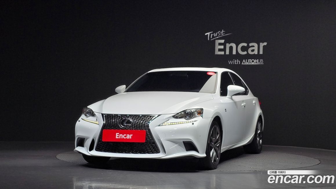 Lexus IS 2016