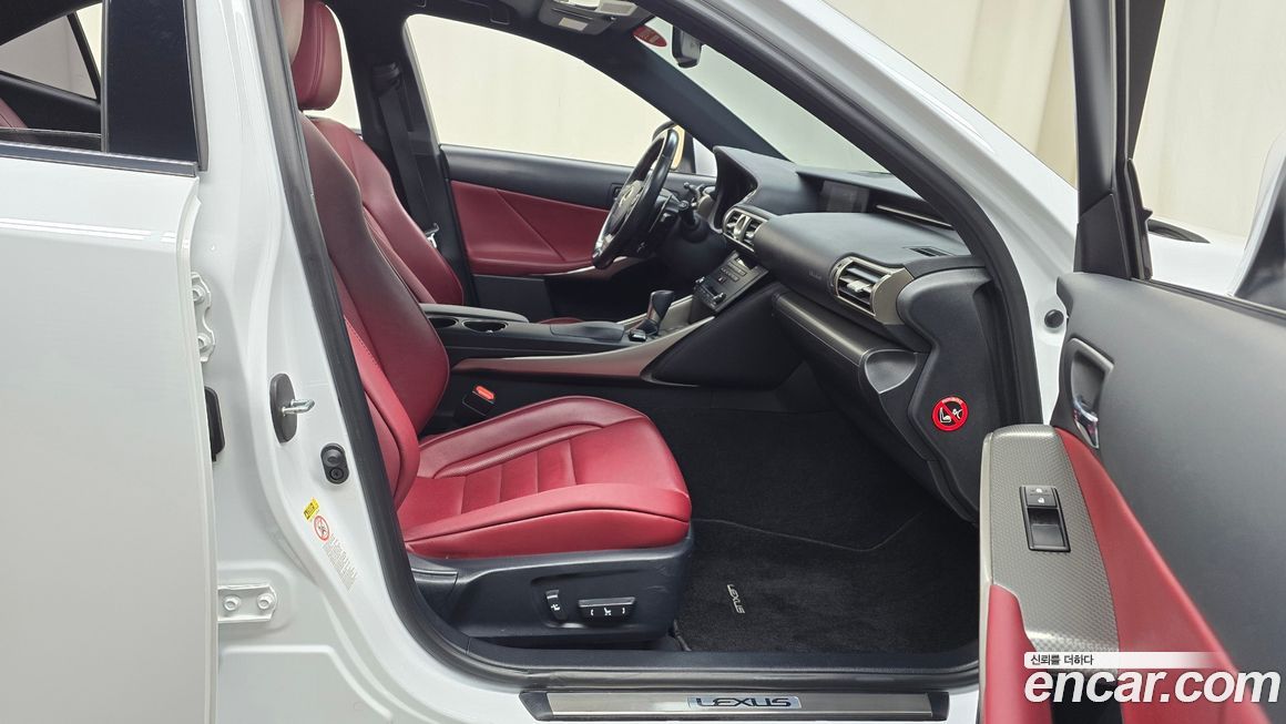 Lexus IS 2016