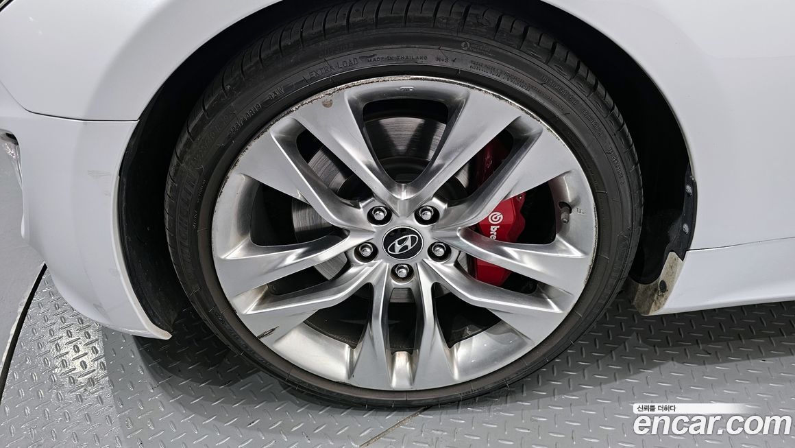 Hyundai Genesis 2015