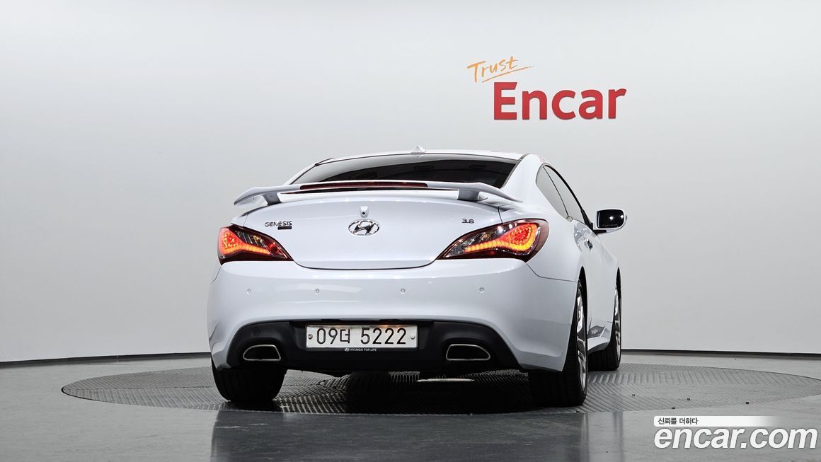 Hyundai Genesis 2015