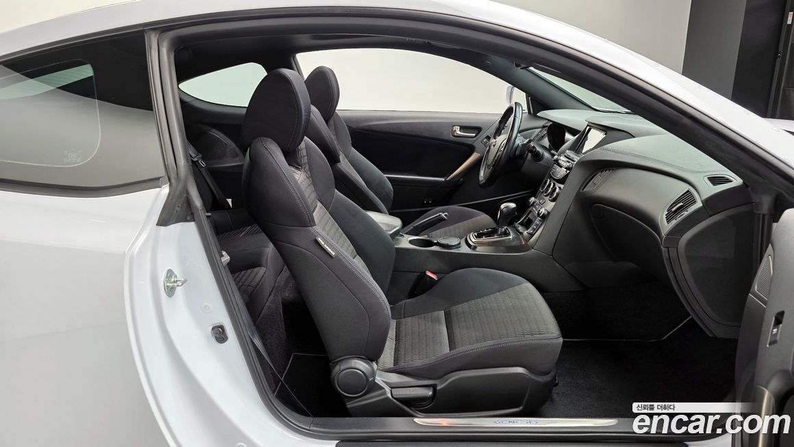 Hyundai Genesis 2015