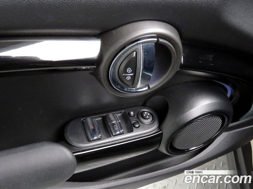 Mini Cooper Convertible 2022