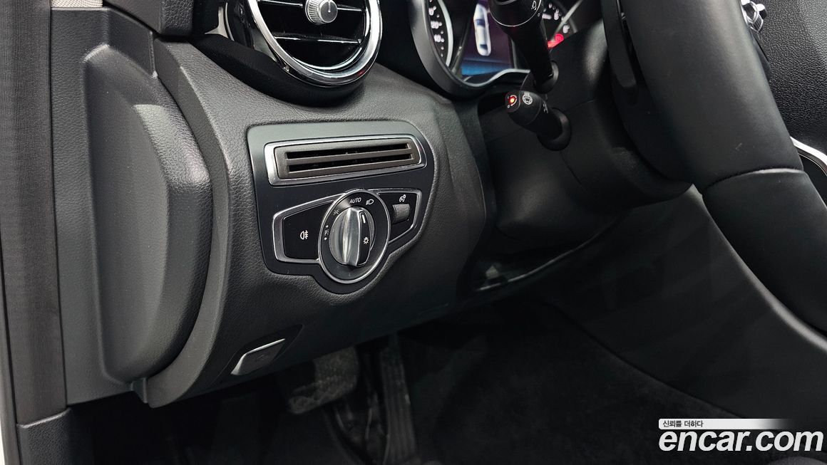 Mercedes-Benz C-Class 2020