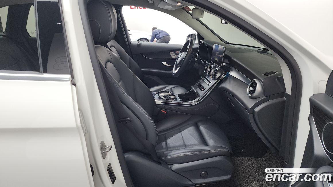 Mercedes-Benz GLC-Class 2019