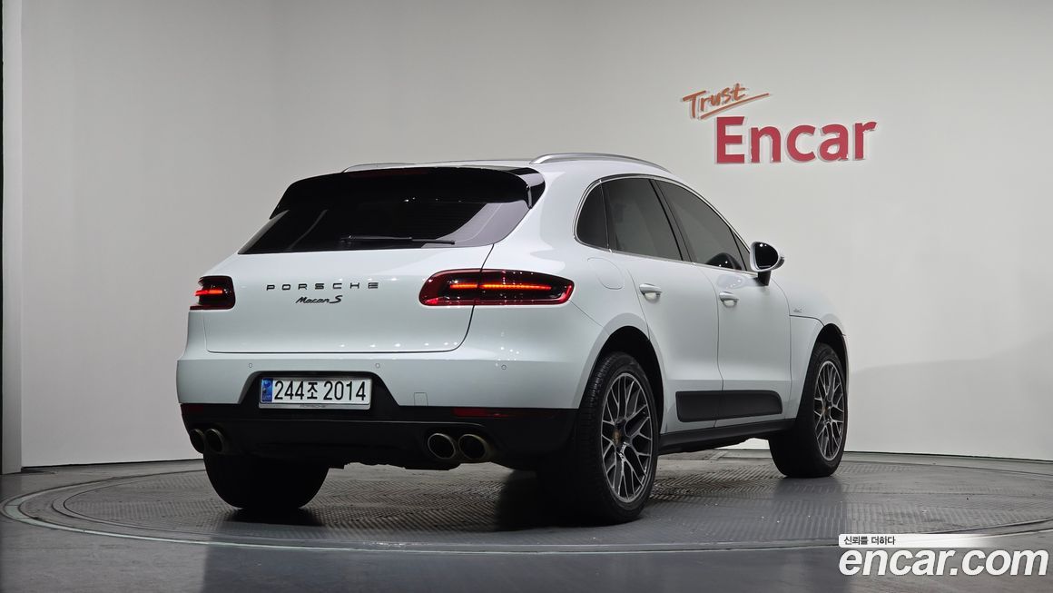 Porsche Macan 2015