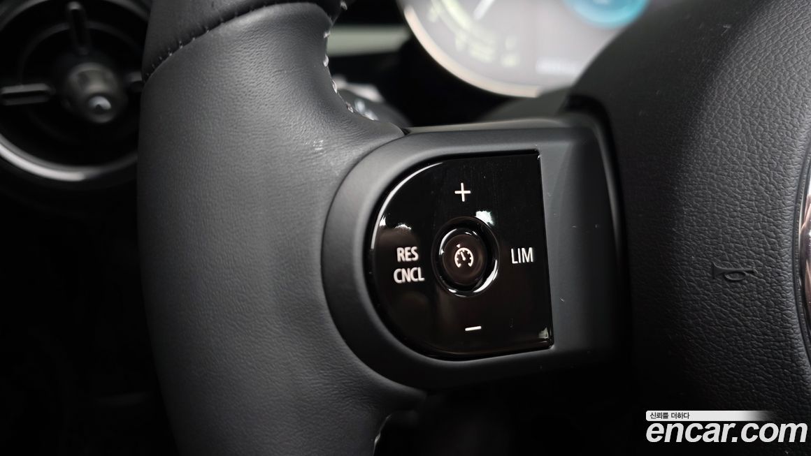 Mini Cooper Convertible 2024