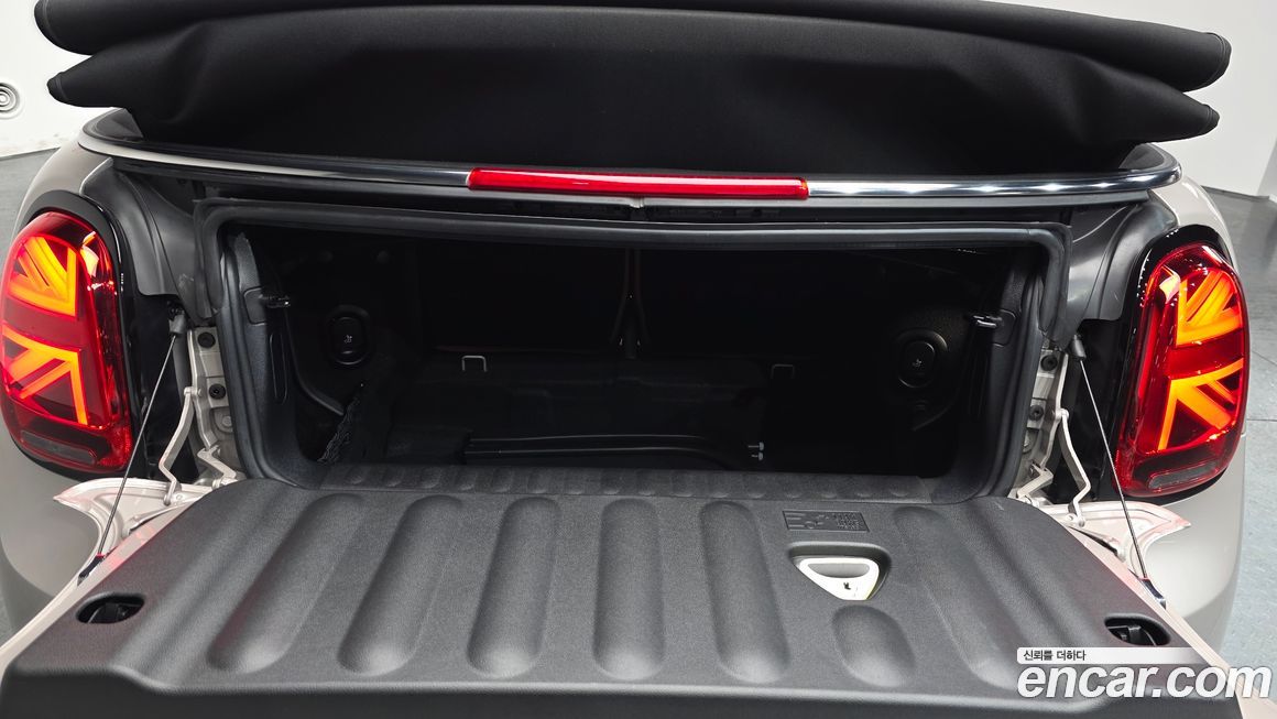 Mini Cooper Convertible 2024