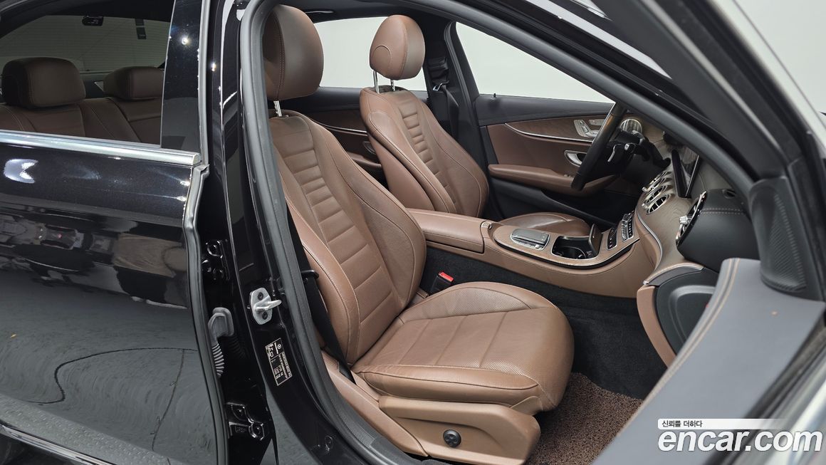 Mercedes-Benz E-Class 2021