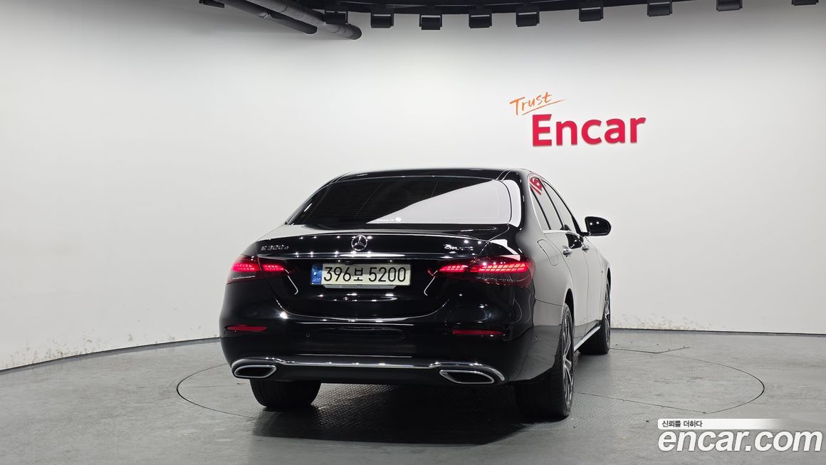 Mercedes-Benz E-Class 2021