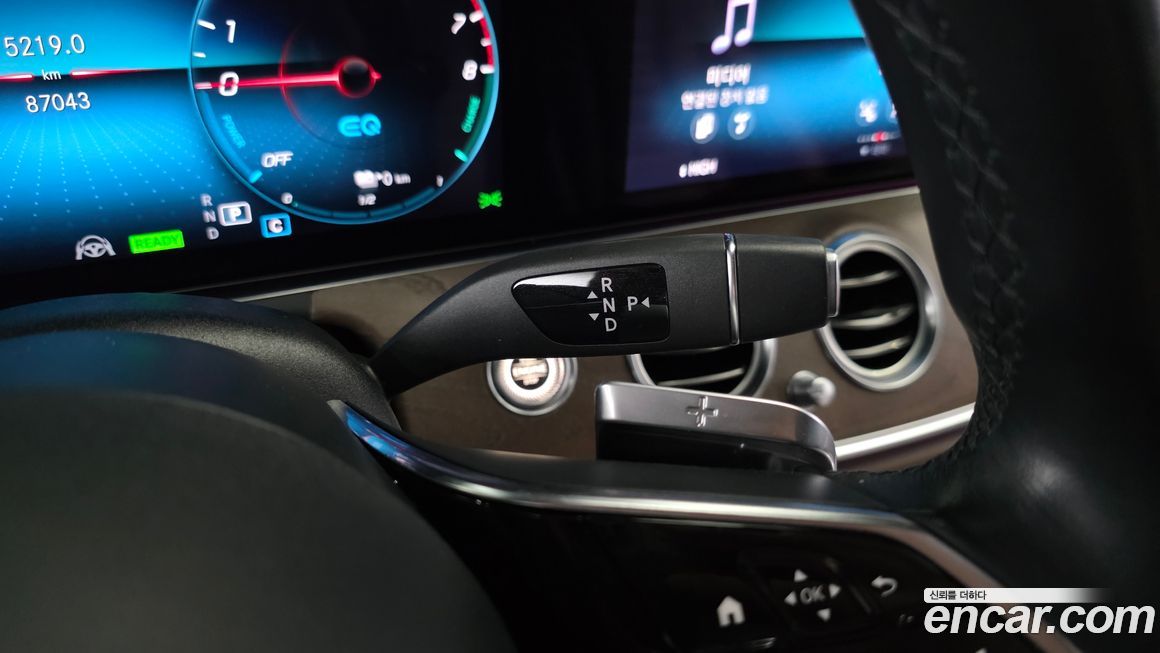 Mercedes-Benz E-Class 2021