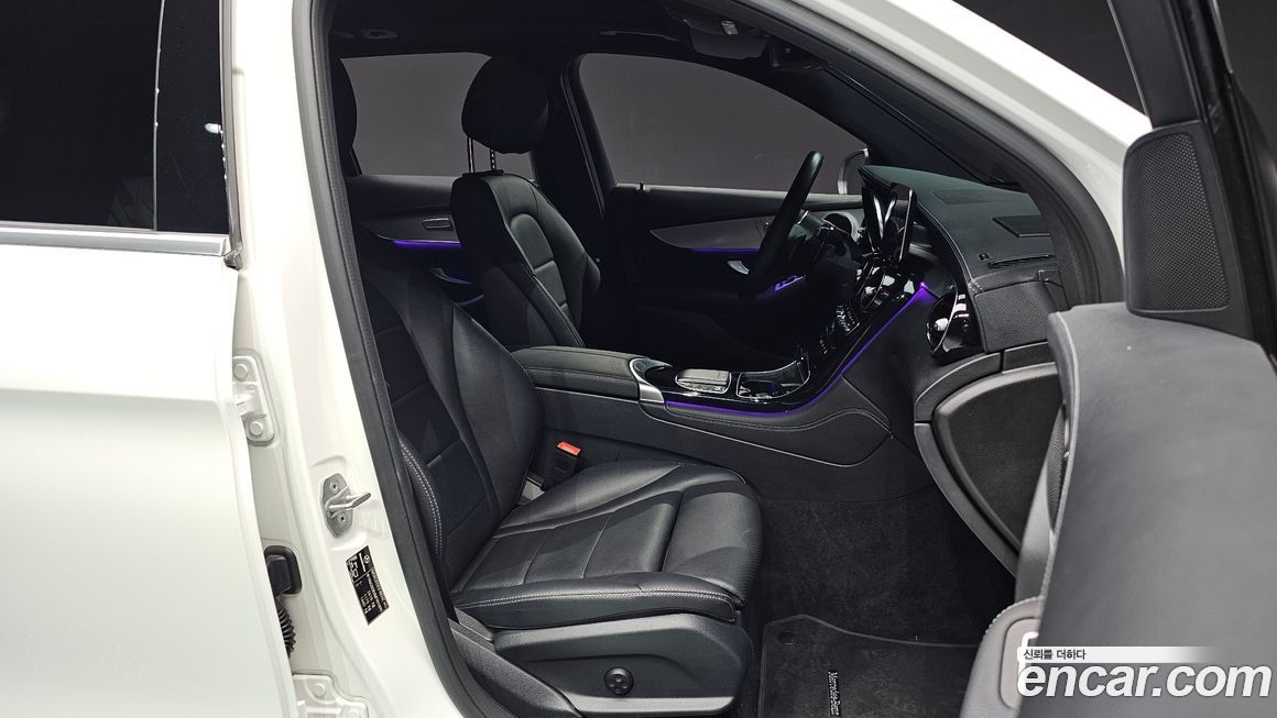 Mercedes-Benz GLC-Class 2021