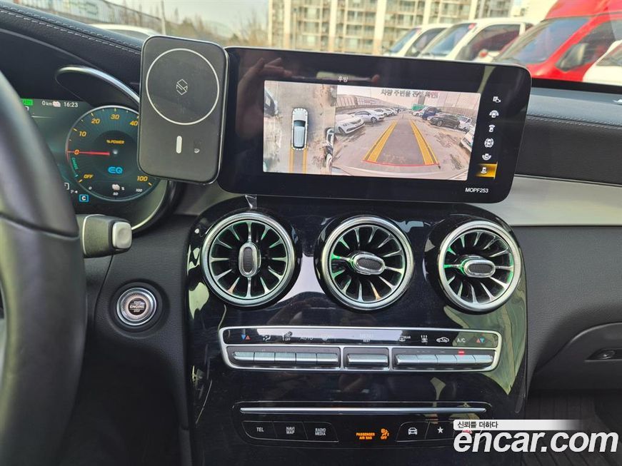 Mercedes-Benz GLC-Class 2021