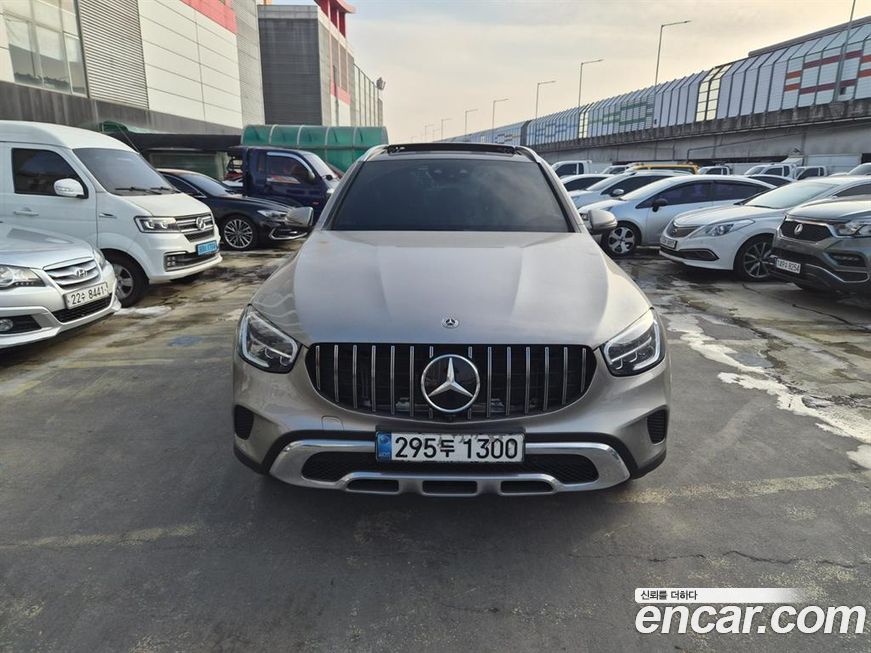 Mercedes-Benz GLC-Class 2021