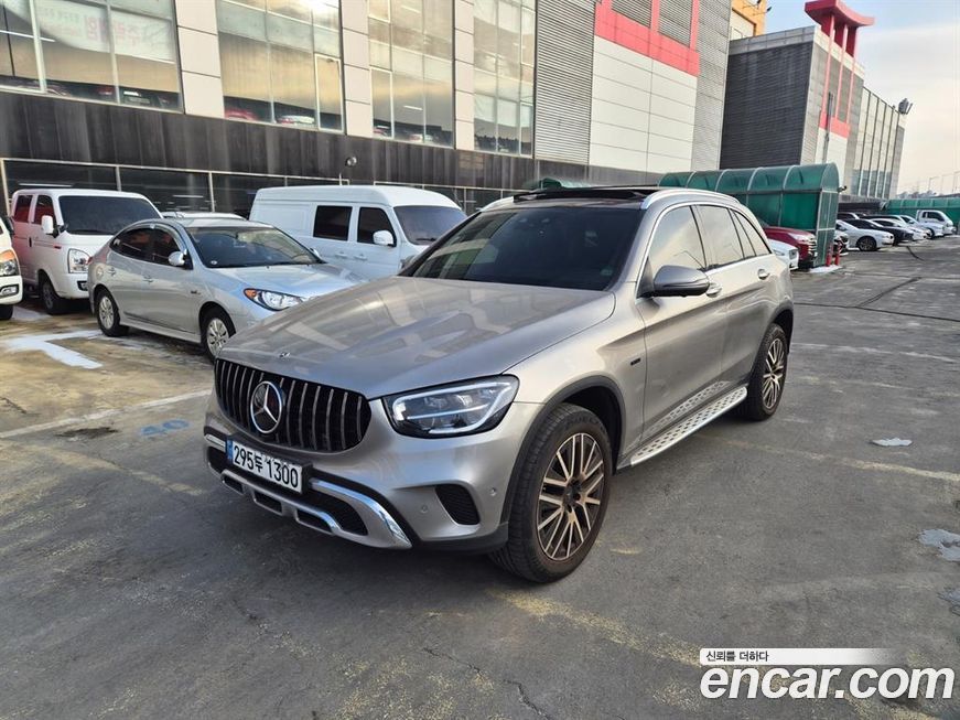 Mercedes-Benz GLC-Class 2021