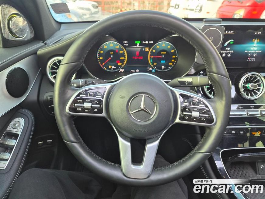 Mercedes-Benz GLC-Class 2021