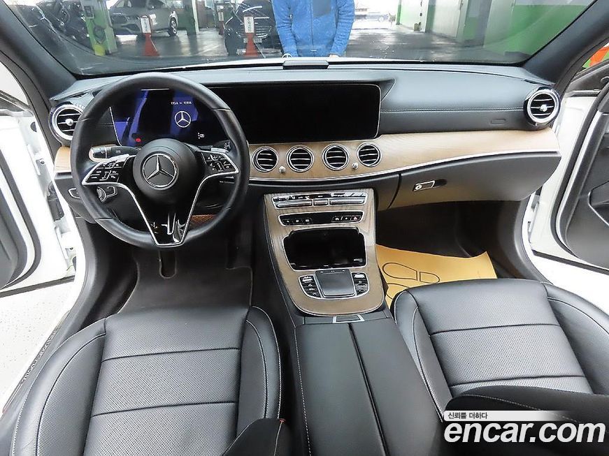 Mercedes-Benz E-Class 2022