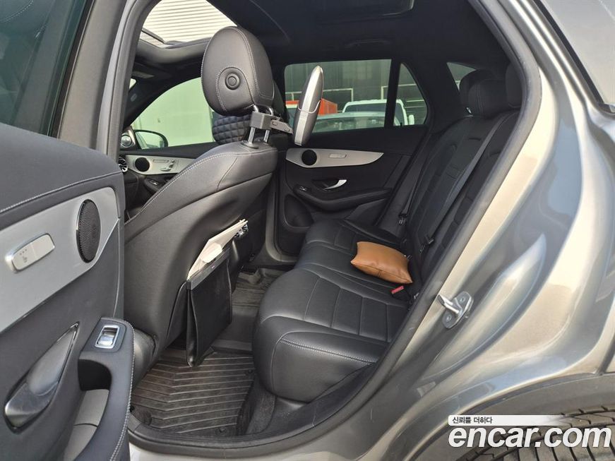 Mercedes-Benz GLC-Class 2021