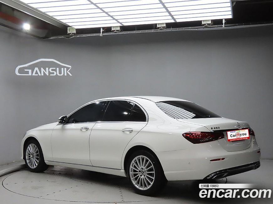 Mercedes-Benz E-Class 2022