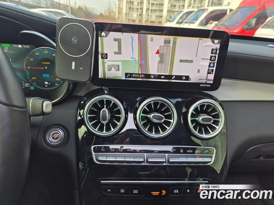 Mercedes-Benz GLC-Class 2021