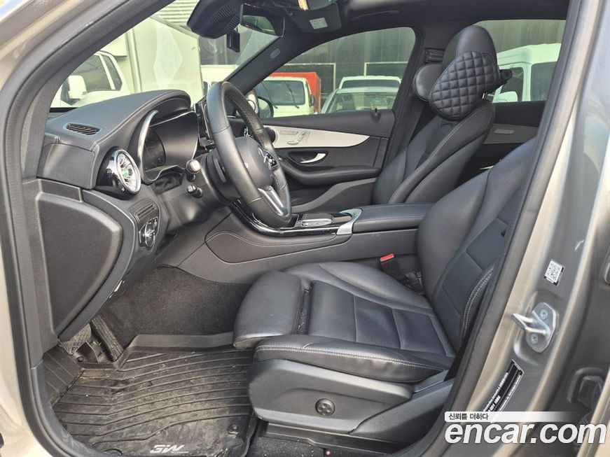 Mercedes-Benz GLC-Class 2021