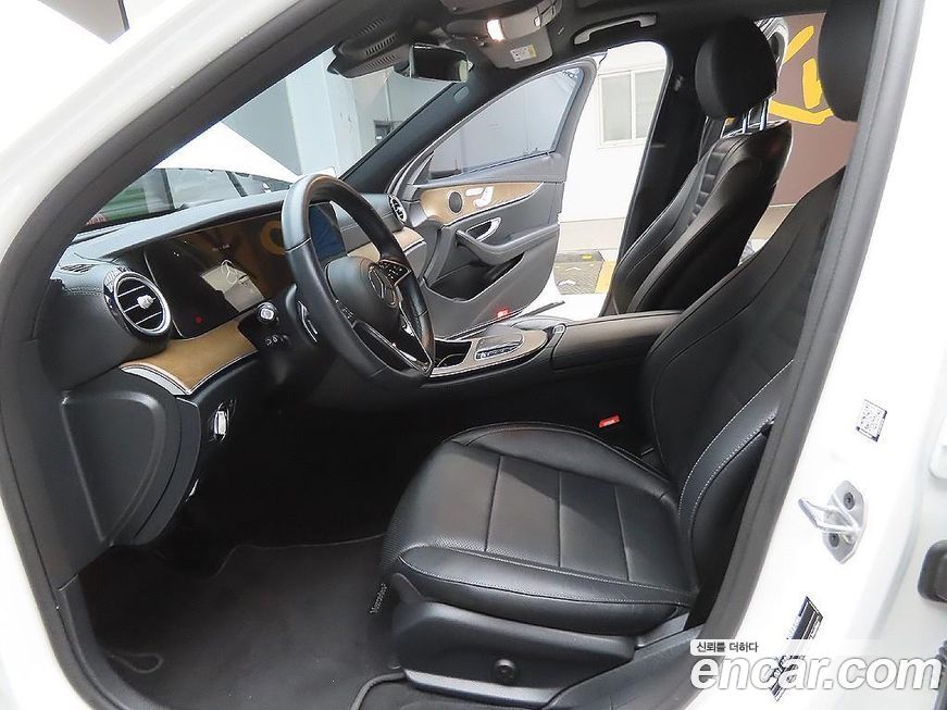 Mercedes-Benz E-Class 2022