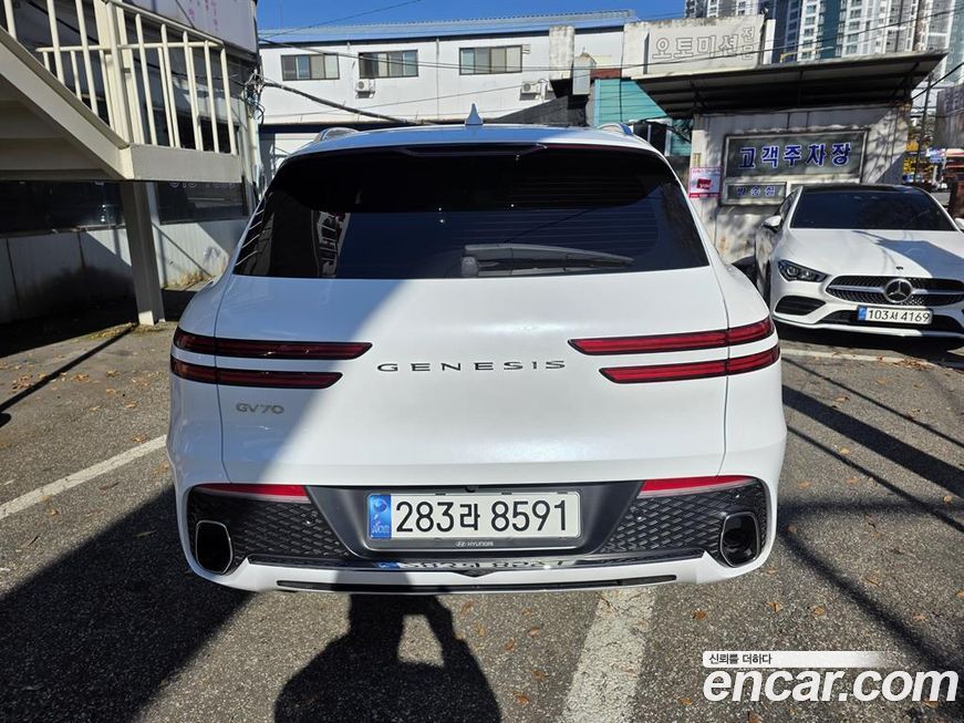 Genesis GV70 2023