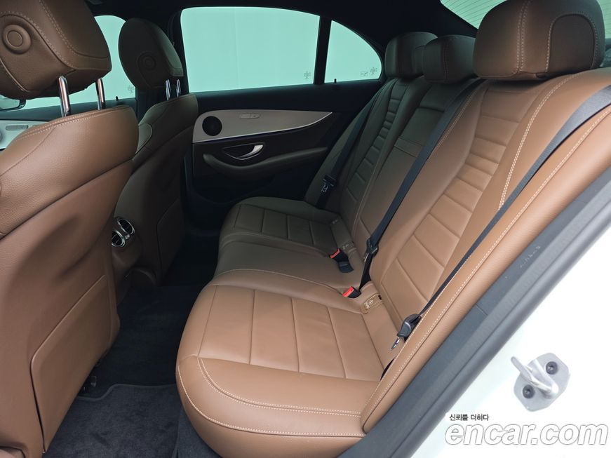 Mercedes-Benz E-Class 2021