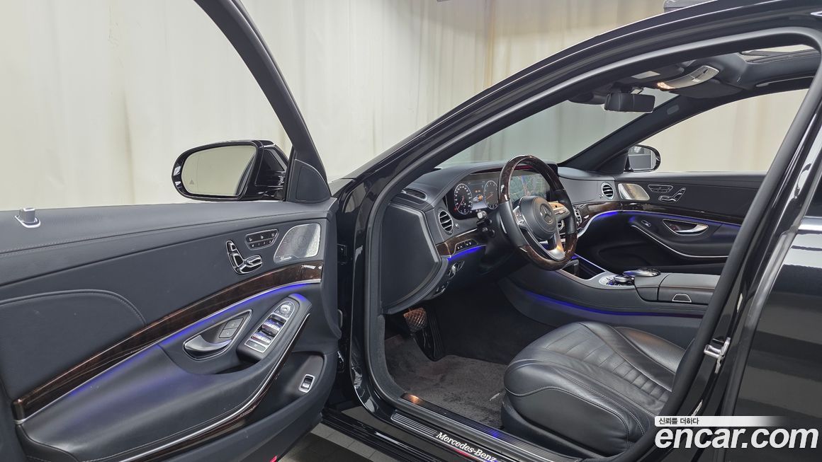 Mercedes-Benz S-Class 2020