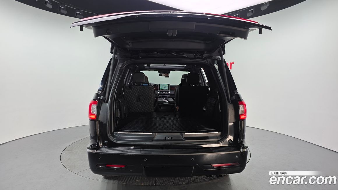 Lincoln Navigator 2021