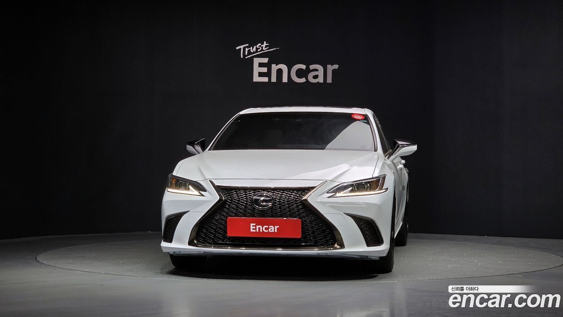 Lexus ES 2024
