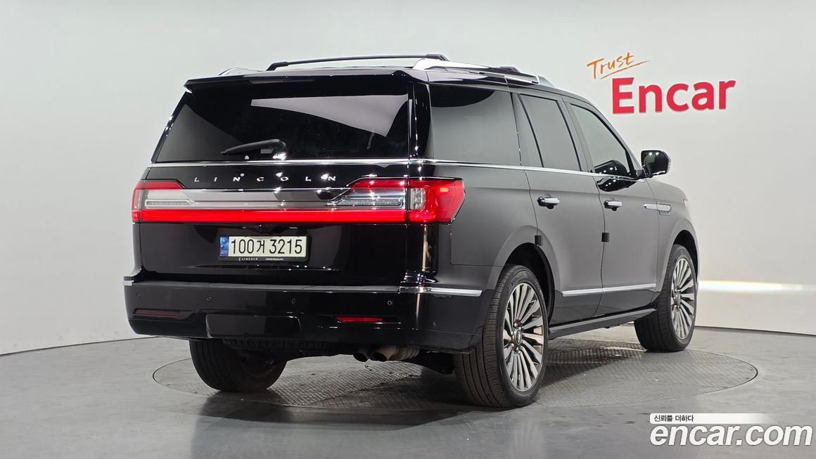Lincoln Navigator 2021