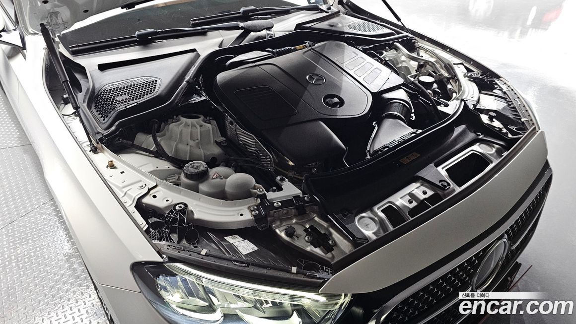 Mercedes-Benz E-Class 2024