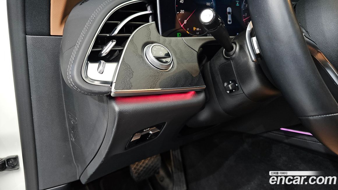 Mercedes-Benz E-Class 2024