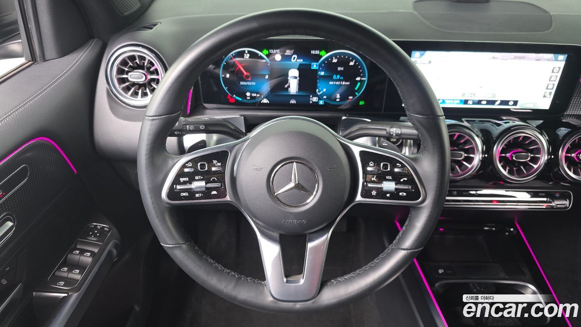 Mercedes-Benz GLB-Class 2023