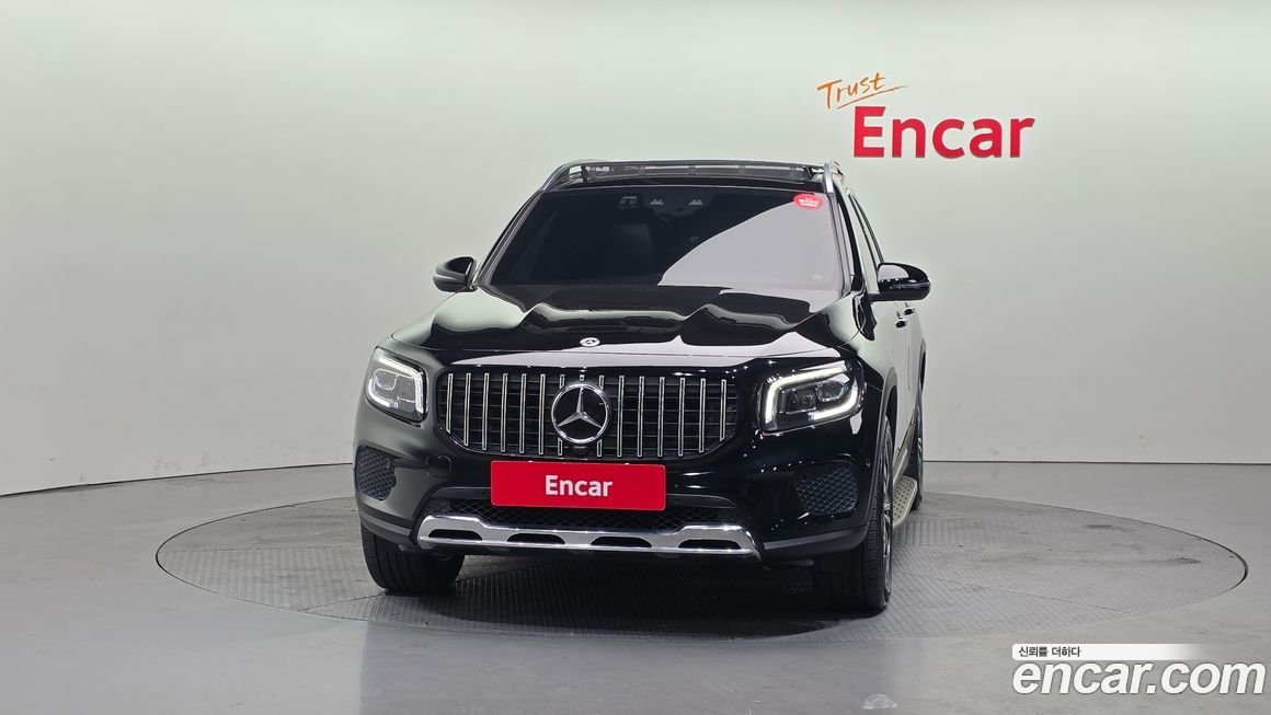 Mercedes-Benz GLB-Class 2023