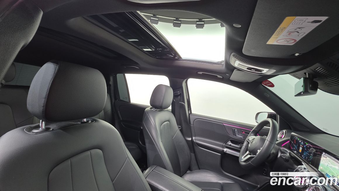 Mercedes-Benz GLB-Class 2023