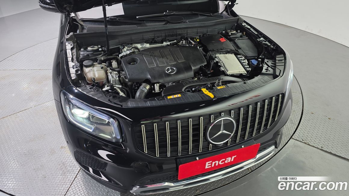 Mercedes-Benz GLB-Class 2023