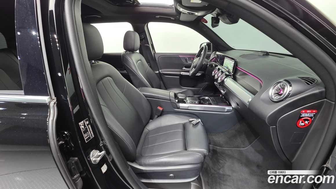 Mercedes-Benz GLB-Class 2023