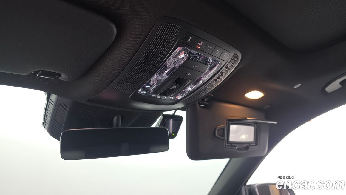 Mercedes-Benz GLB-Class 2023