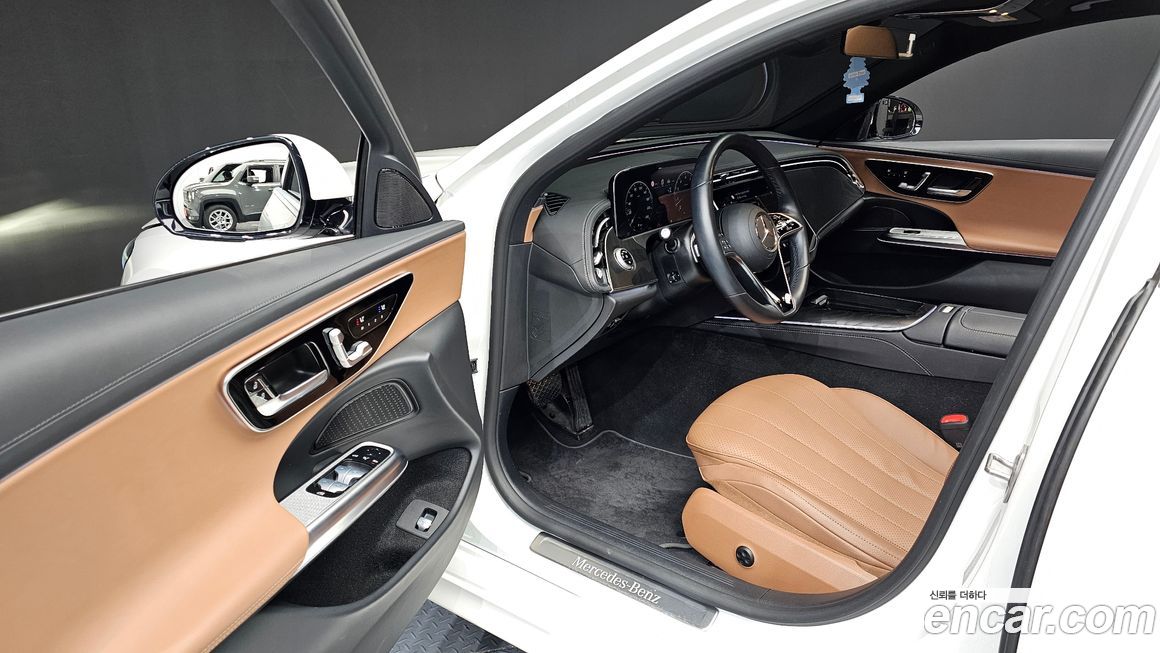 Mercedes-Benz E-Class 2024