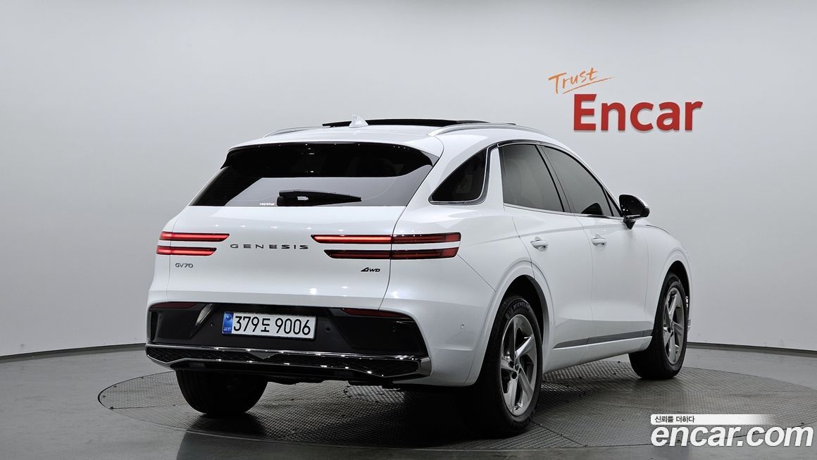 Genesis GV70 2025