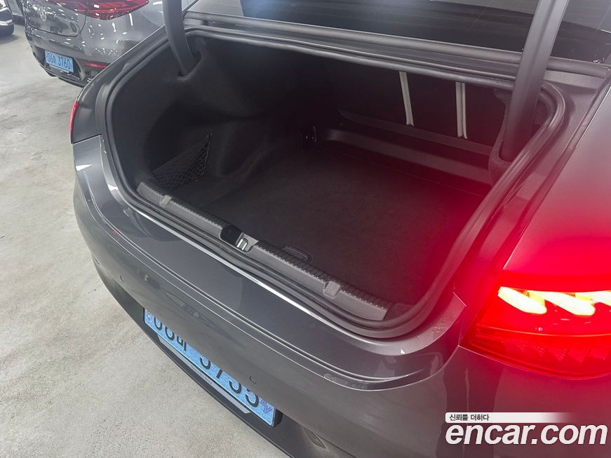 Mercedes-Benz EQE 2024