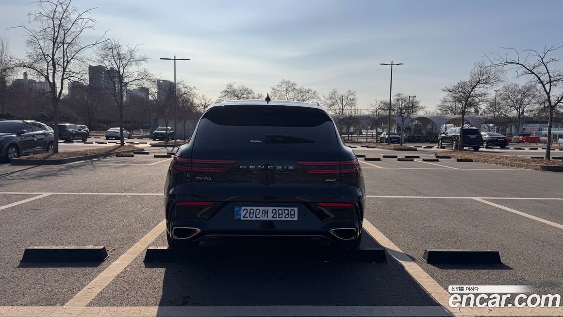 Genesis GV70 2025