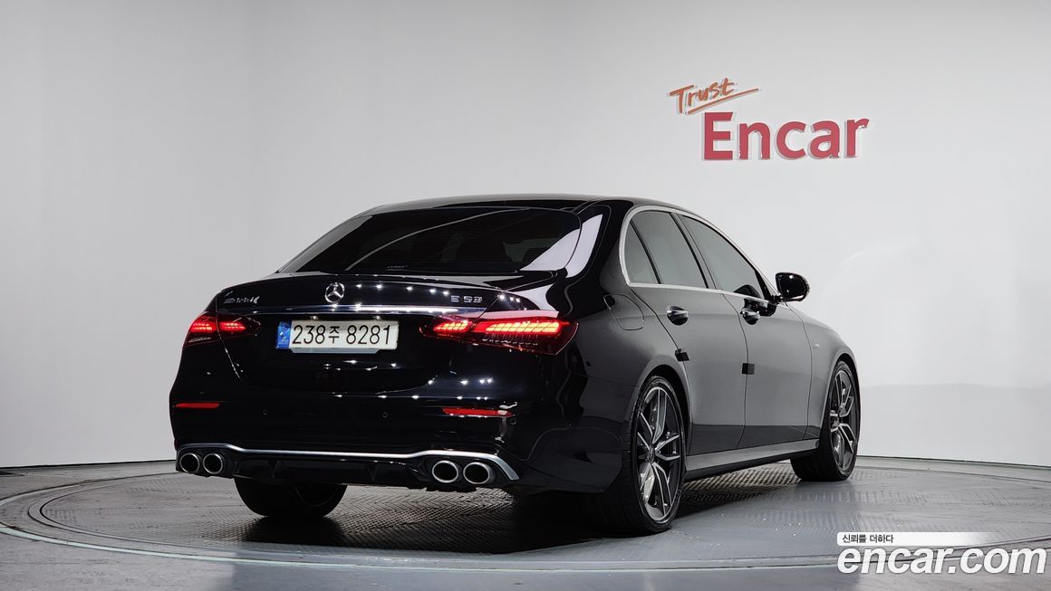 Mercedes-Benz E-Class 2022