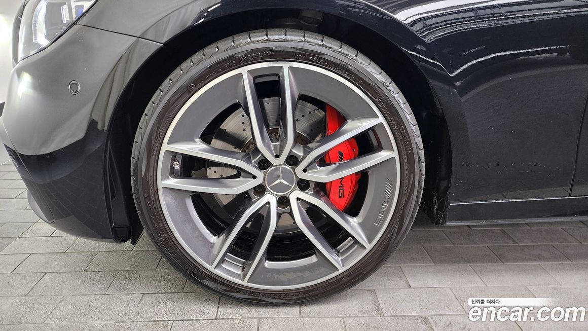 Mercedes-Benz E-Class 2022