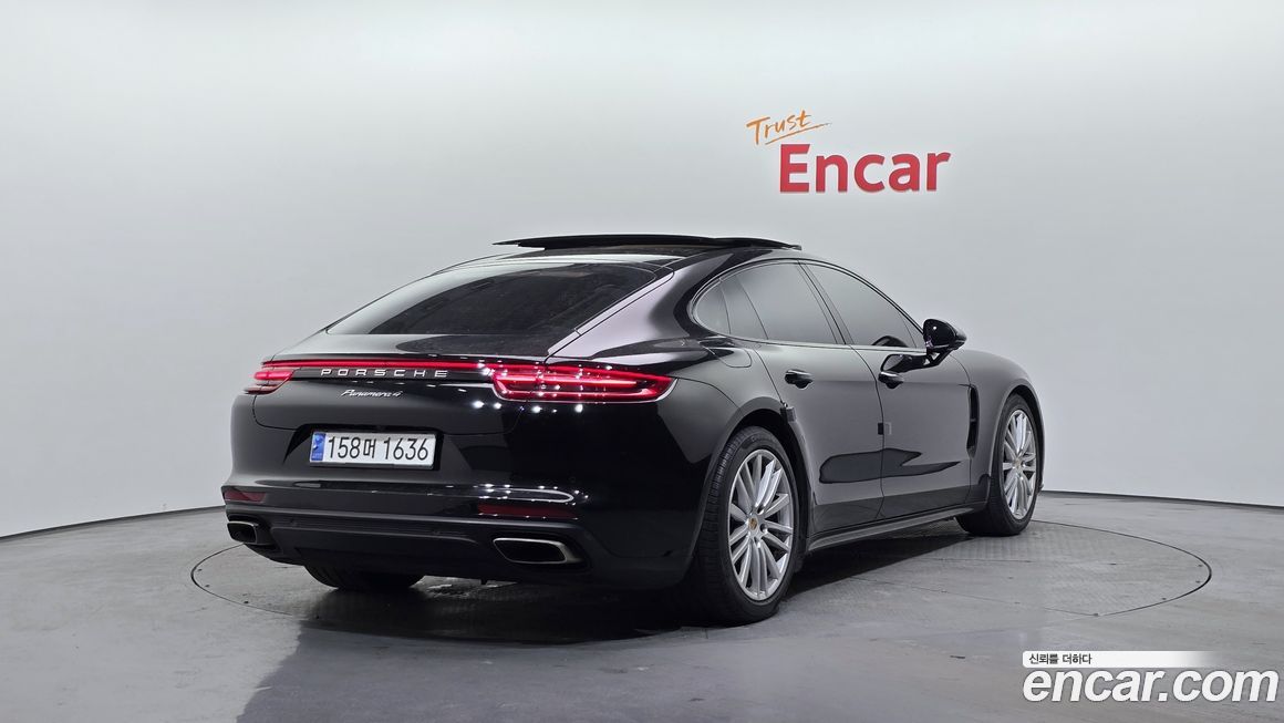 Porsche Panamera 2020