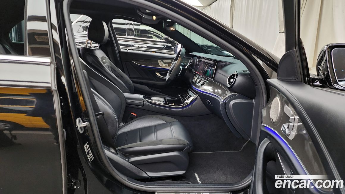 Mercedes-Benz E-Class 2022