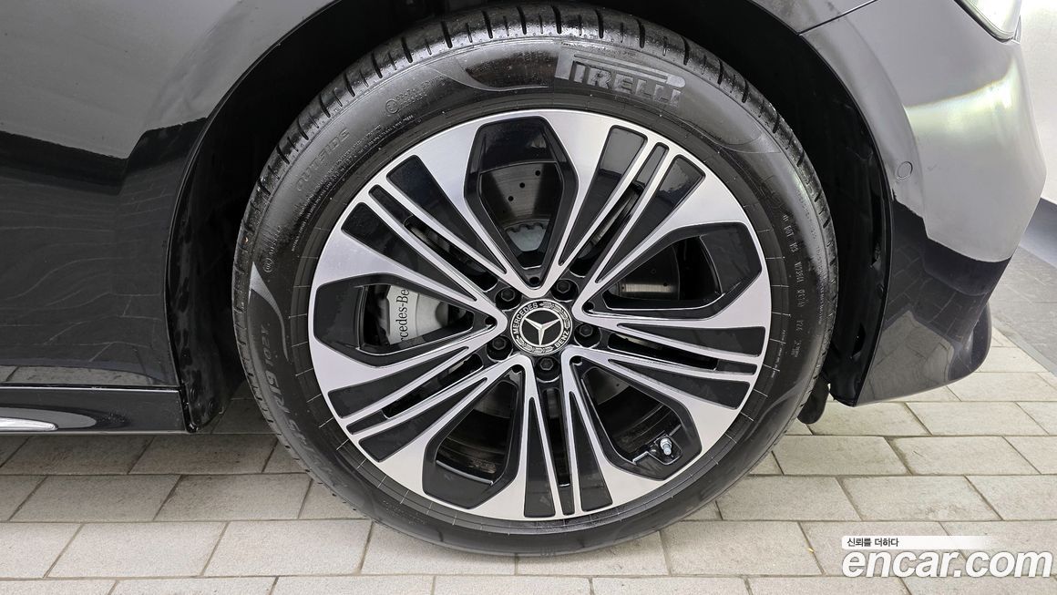 Mercedes-Benz E-Class 2025